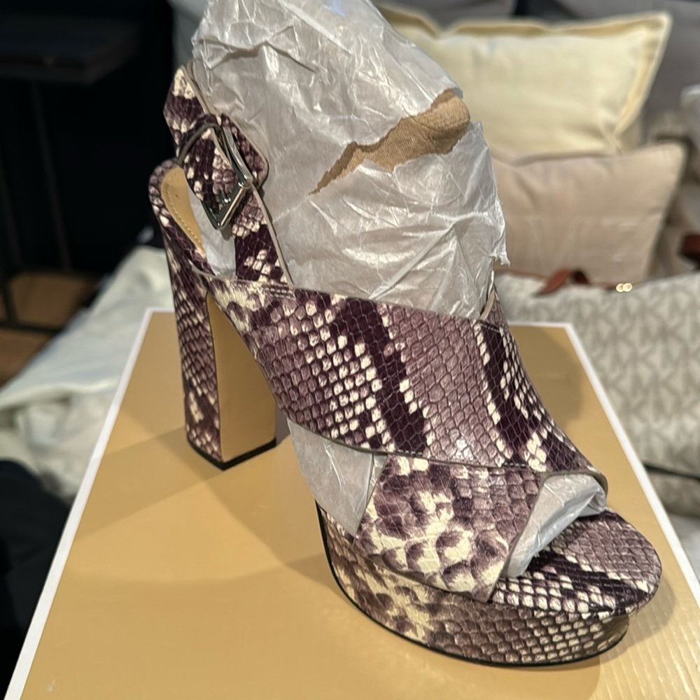MICHAEL KORS PLATFORMS